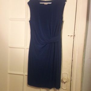 PRETTY   DAILY DRESS FROM ANNE KLEIN
